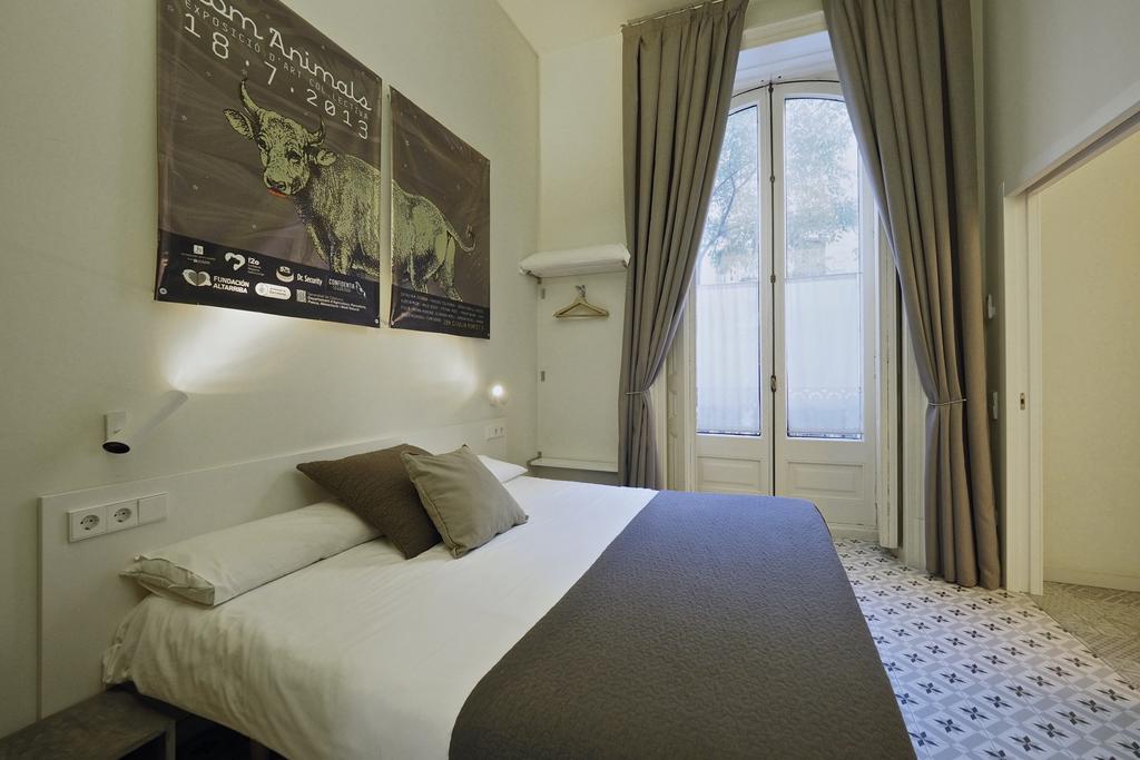 Uma Suites Pau Claris Барселона Экстерьер фото